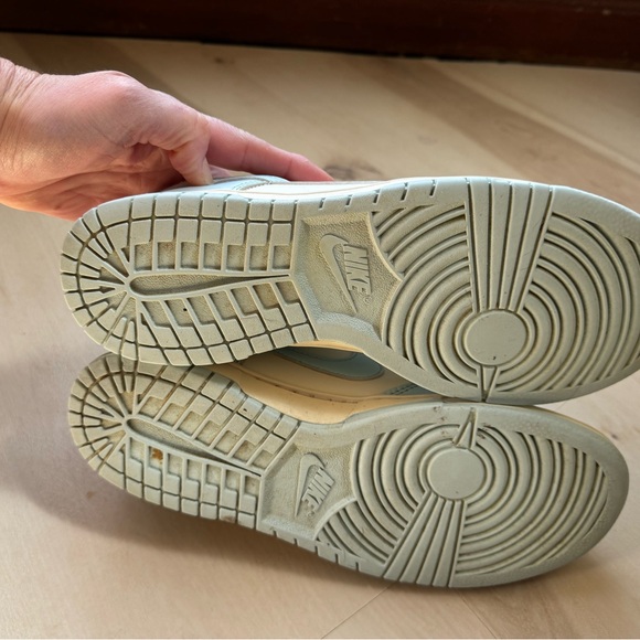 Nike Dunk Low Retro in Pale Ivory and Glacier Blue - Picture 5 of 5